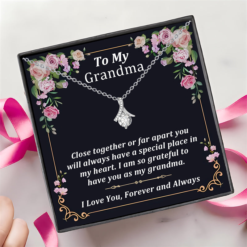 Retro-Style Pendant Necklace Gift Set with Box and Sentimental Card – Elegant Jewelry for Grandma, Perfect Mother’s Day Gift