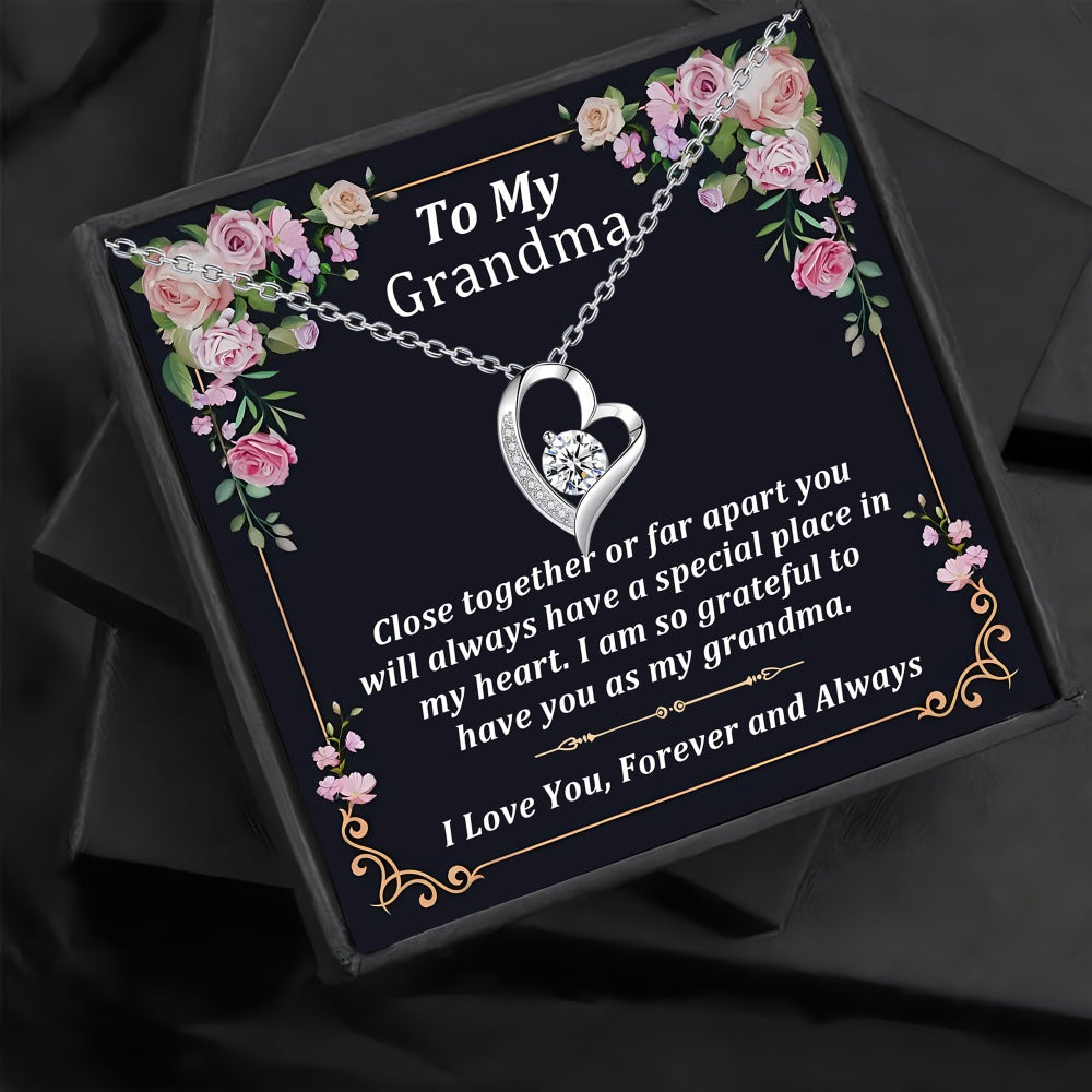 Heart-Shaped Necklace for Grandma – Vintage-Style Pendant in a Gift Set with Sentiment Card: The Perfect Mother's Day Gift