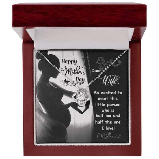 Gift for wife Necklace in silver with heart-shaped pendant displayed in a wooden box with Mother's Day message